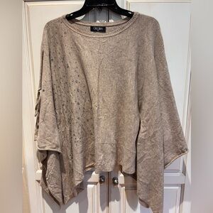 Christina Tu Taupe Thin Knit Poncho no inside care tag looks like a size L